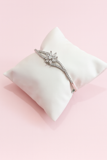 Minimal Starburst Diamond Bracelet