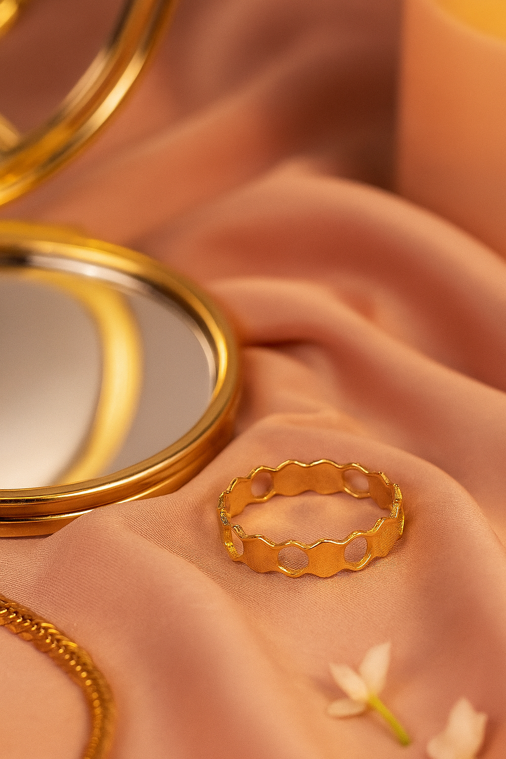 Honeycomb Patterned Gold Ring