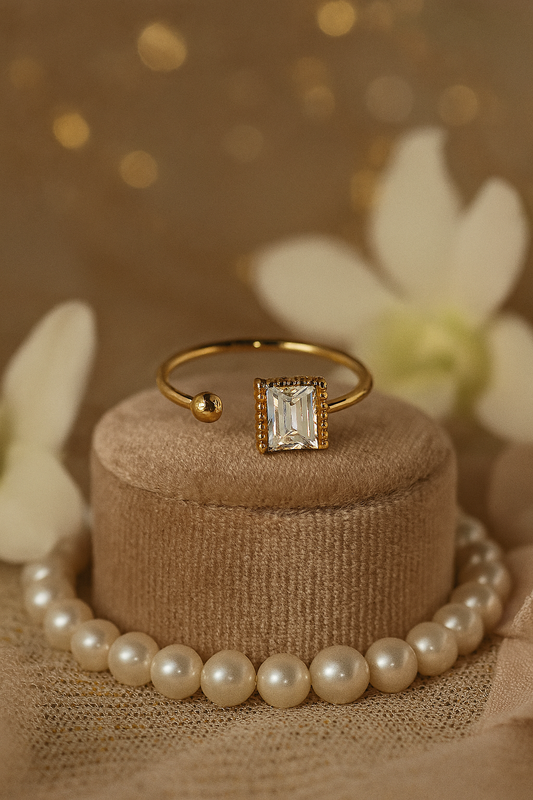 Elegant Open Band Gold Ring with Crystal Clear Baguette Stone