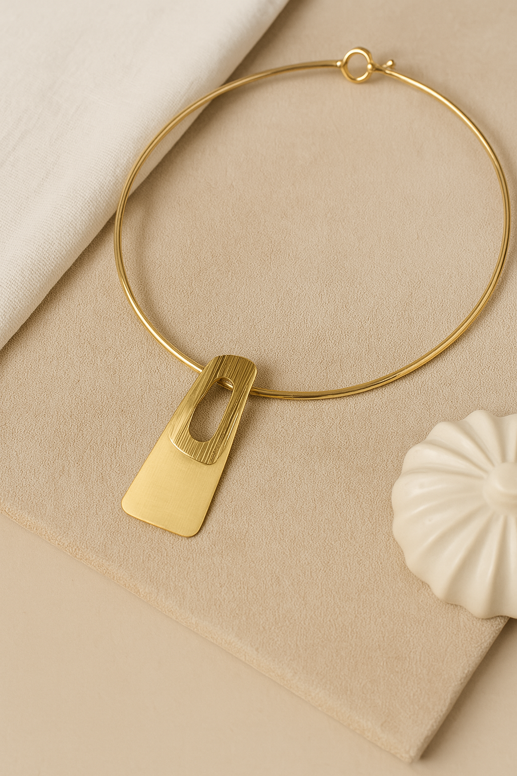 Wooden Texture Oval Pendant Necklace in Gold Finish