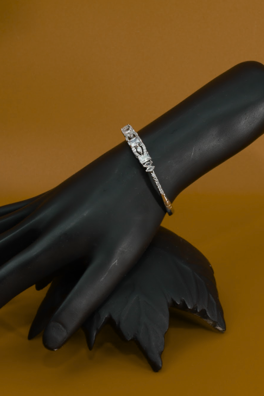 Elegant Silver Bracelet with Clear Crystal Embellishments