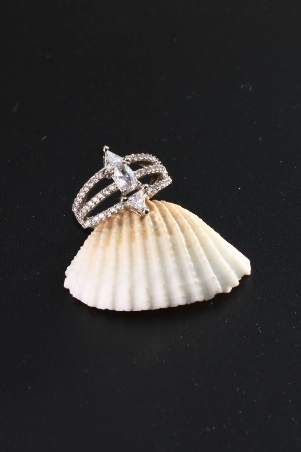 Minimalist Trinity Finger Ring