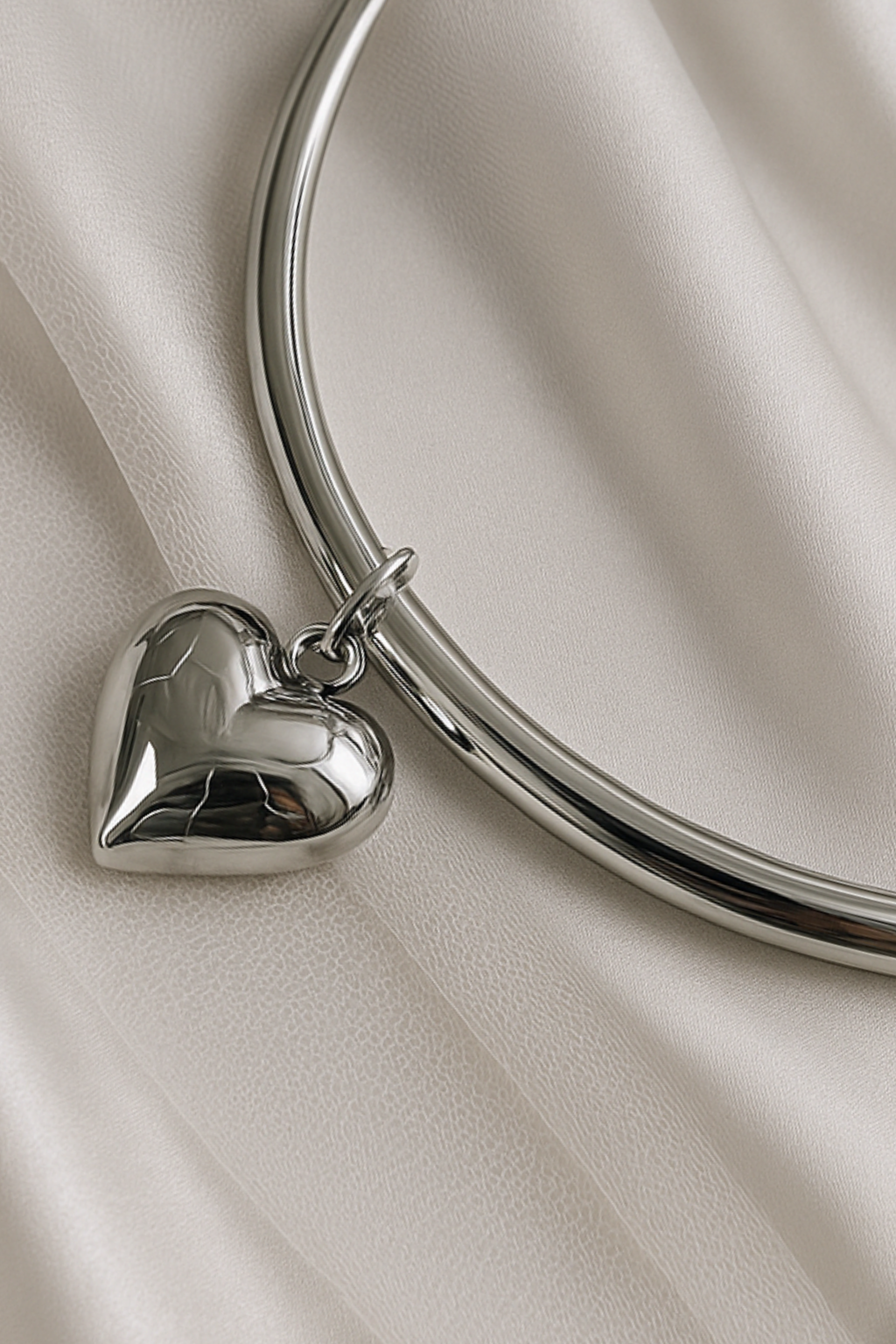 Sleek Silver Heart Pendant Choker Necklace