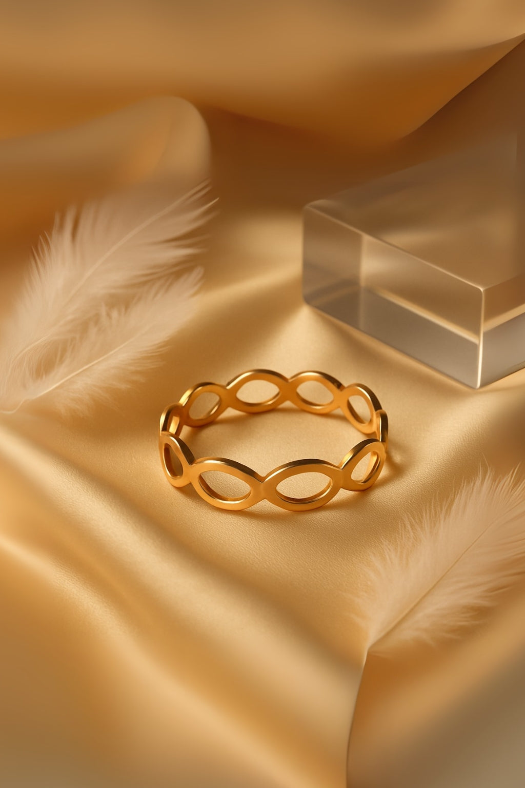 Minimal Infinity Band Ring in Gold