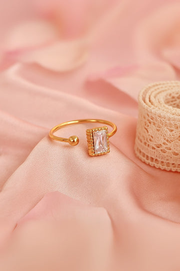 Elegant Open Band Gold Ring with Crystal Clear Baguette Stone