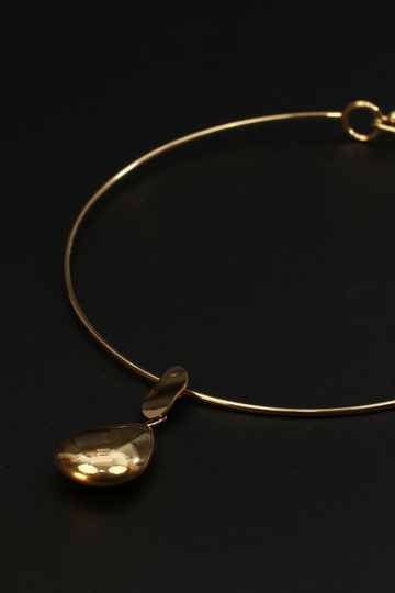 Golden Drop Shaped Pendant Choker Necklace