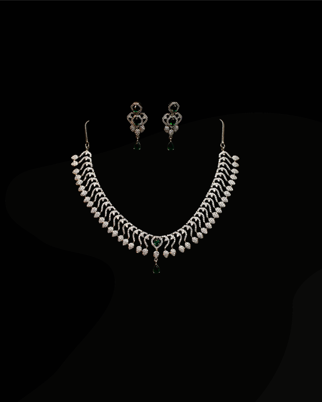 Emerald Drops Curved Layer Necklace Set