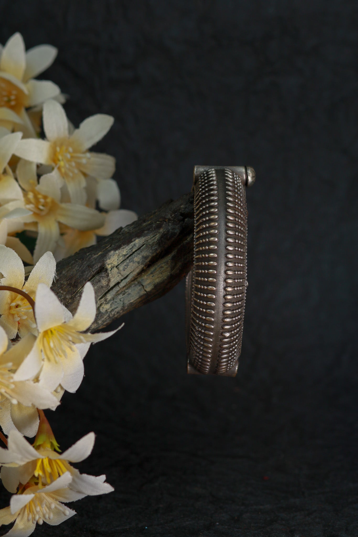 Oxidised Antique Design Brass Base Openable Sunray/Ribbed Texture Kada Bracelet for Women