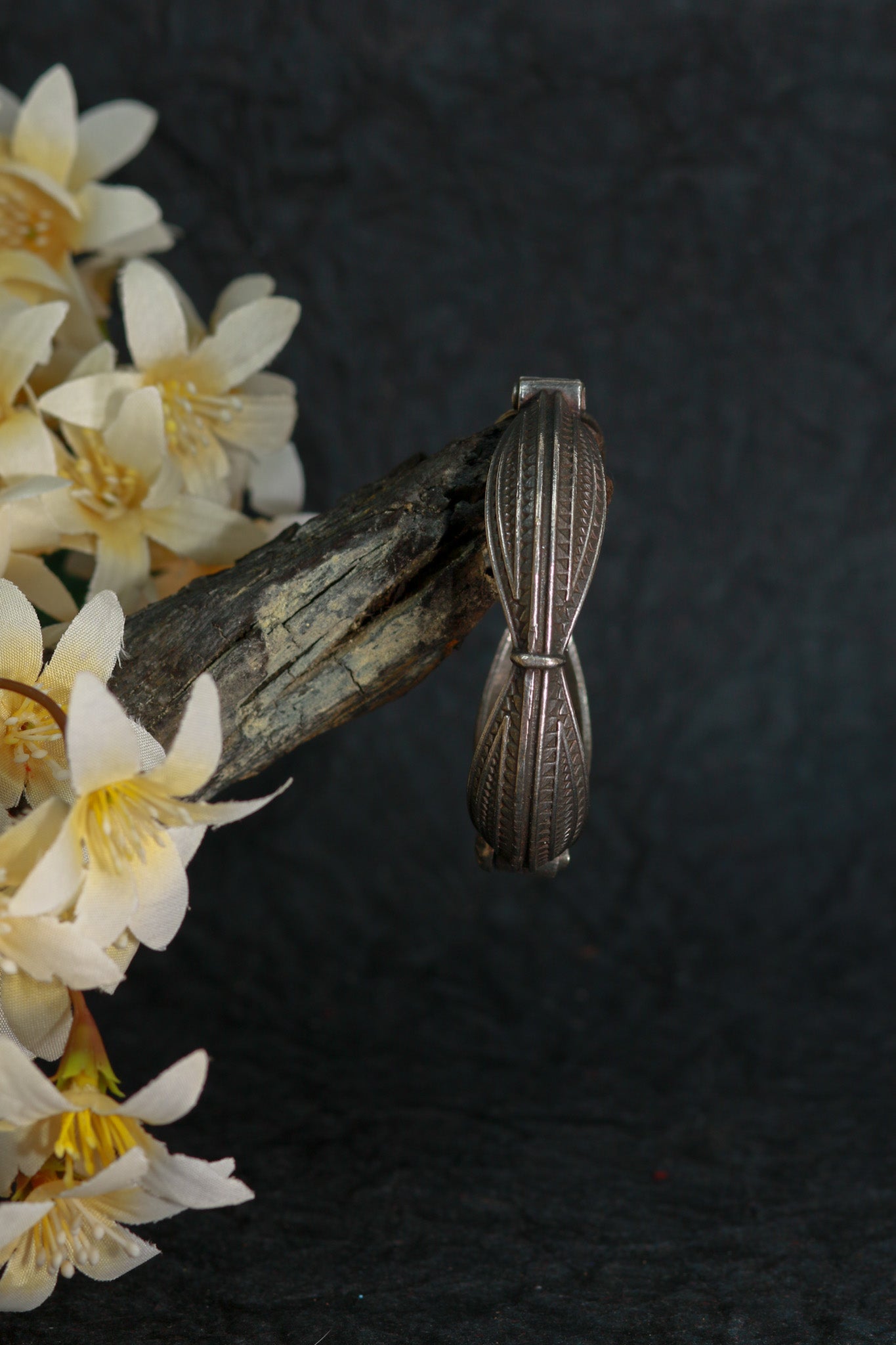 Oxidised Antique Design Brass Base Openable Etched Linear Design Kada Bracelet for Women