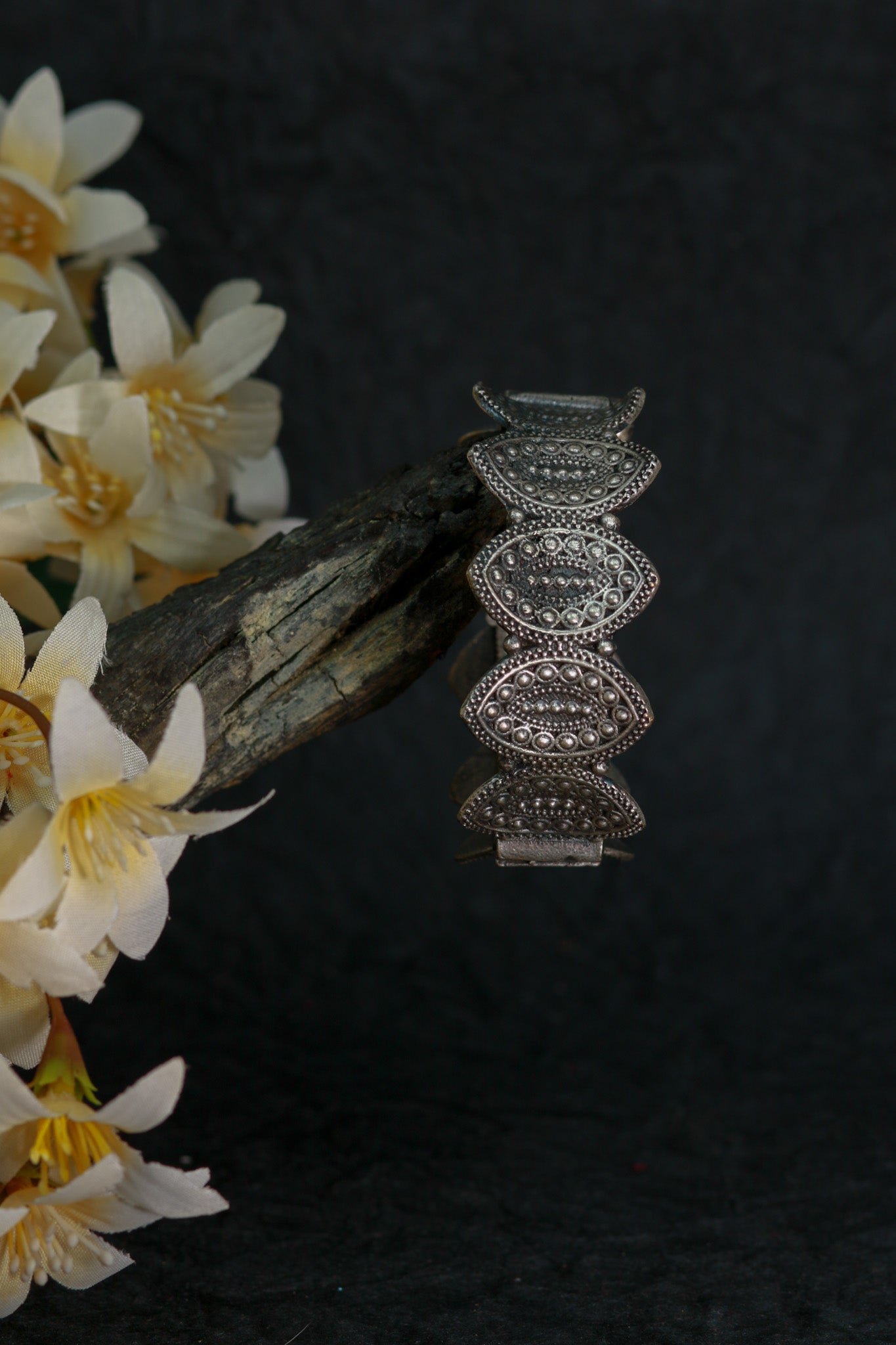 Oxidised Antique Design Brass Base Openable Paisley Panel Links Kada Bracelet for Women