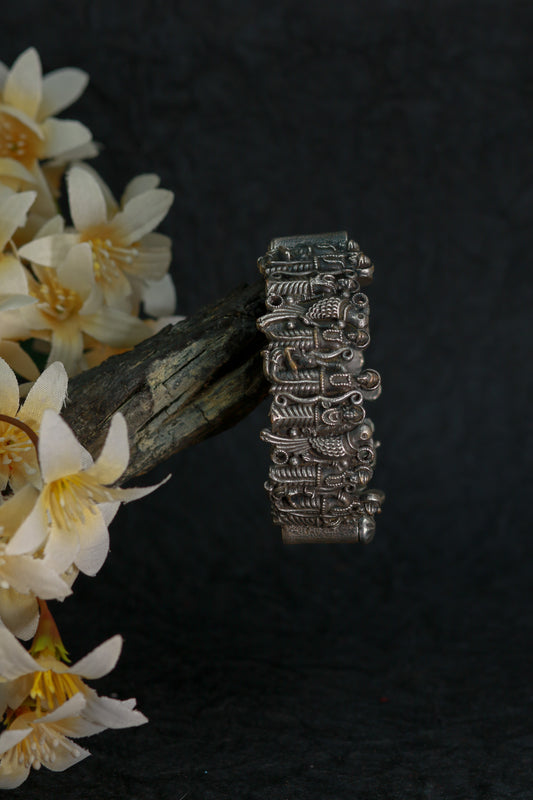 Oxidised Antique Design Brass Base Free Size Openable Heritage Figurine Kada Bracelet for Women