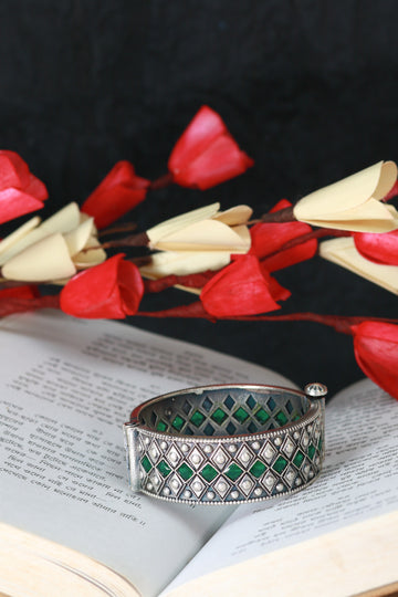 Oxidised Antique Design Brass Base Free Size Openable Green Stone Diamond Pattern Bangle for Women