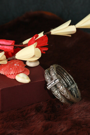Oxidised Antique Design Brass Base Openable Heritage Floral Caps Kada Bracelet for Women