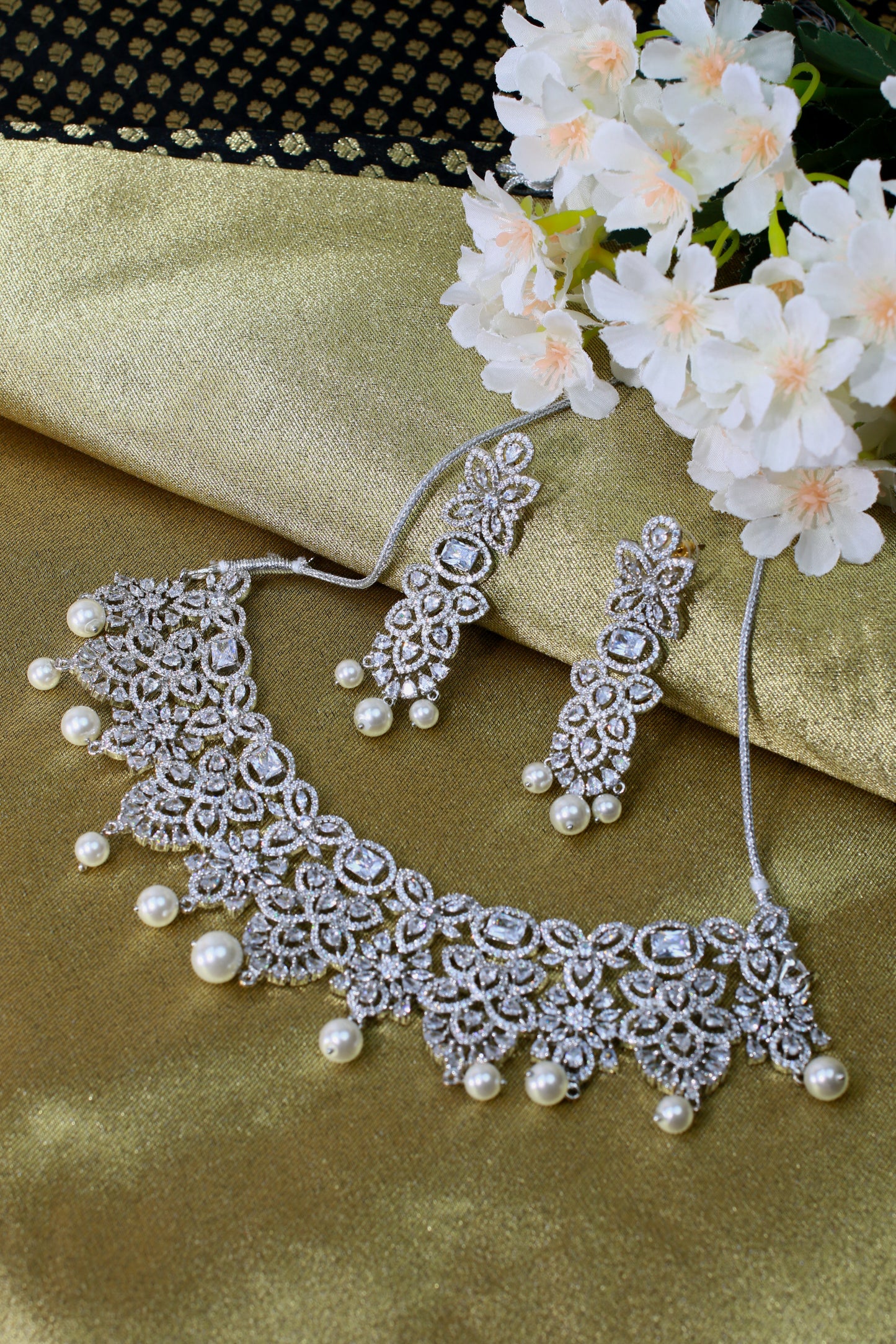 Silver-Plated Floral Pearl Choker Set with Earrings
