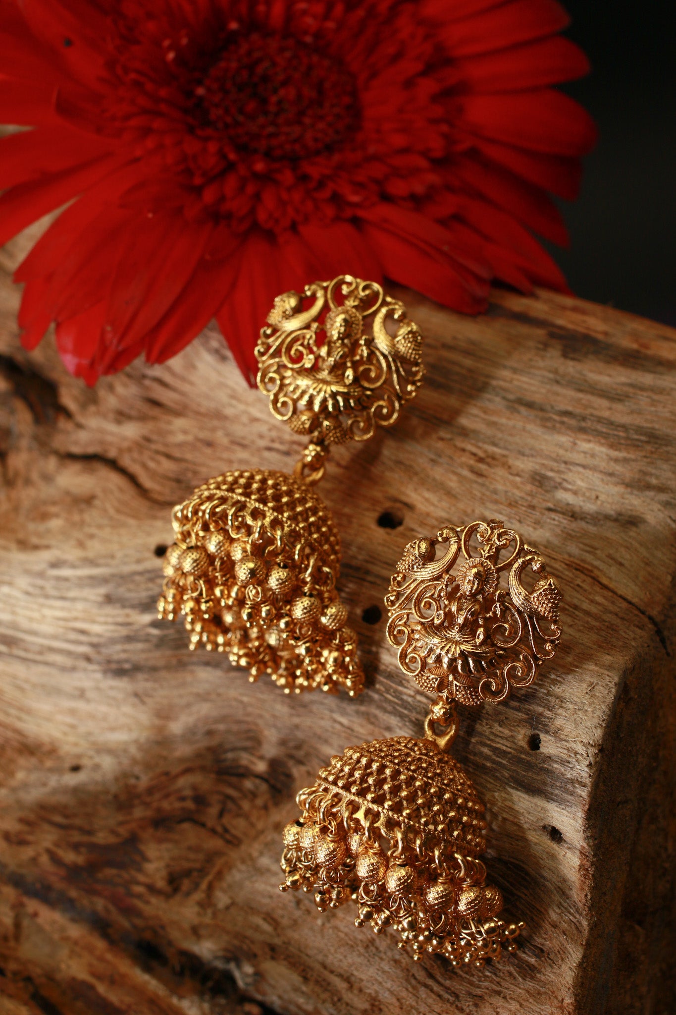 Antique Lakshmi Temple Necklace Set with Green Kundan & Jhumkas