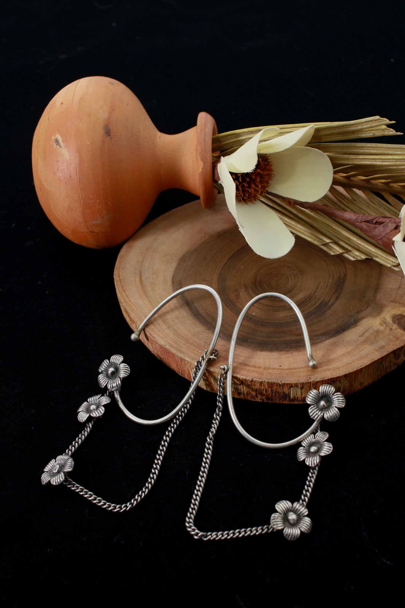 Floral Chain Ear Cuff in Oxidised German Silver – Non‑Pierced Boho Style