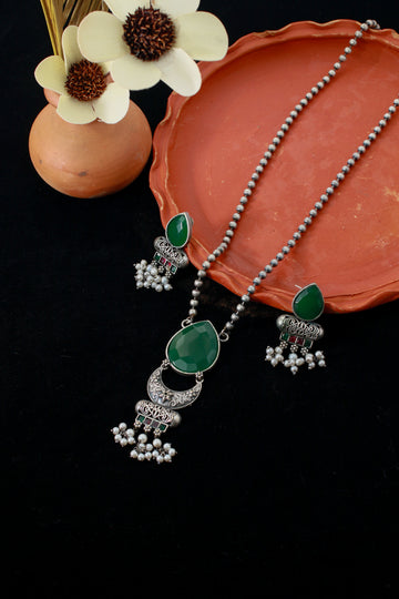 Green Monalisa Teardrop Pendant Set with Pearls | Oxidised German Silver