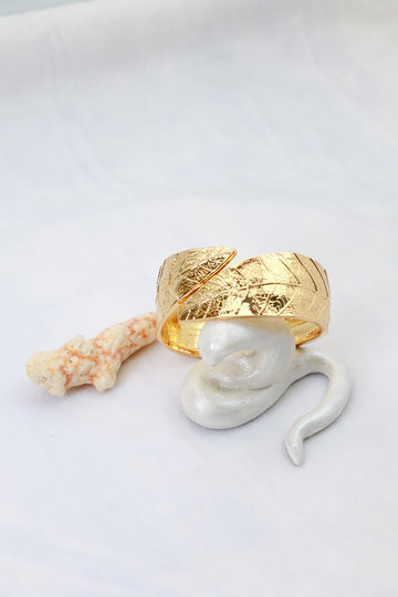 Anti-Tarnish Gold Leaf Wrap Cuff Bracelet – Textured Vein Detail