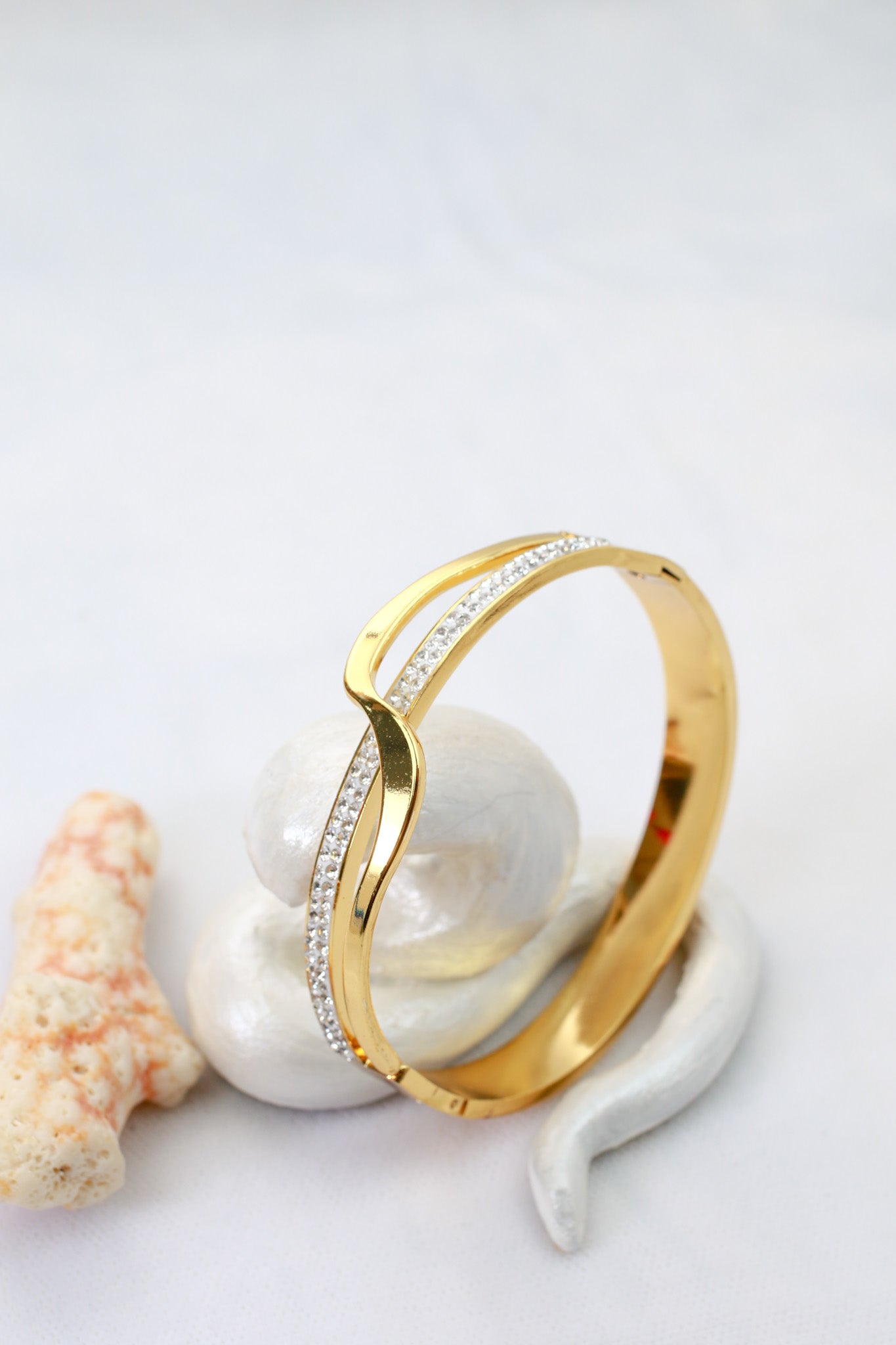 Anti-Tarnish Stainless Steel Bracelet — Gold Wave Crystal Line Bangle