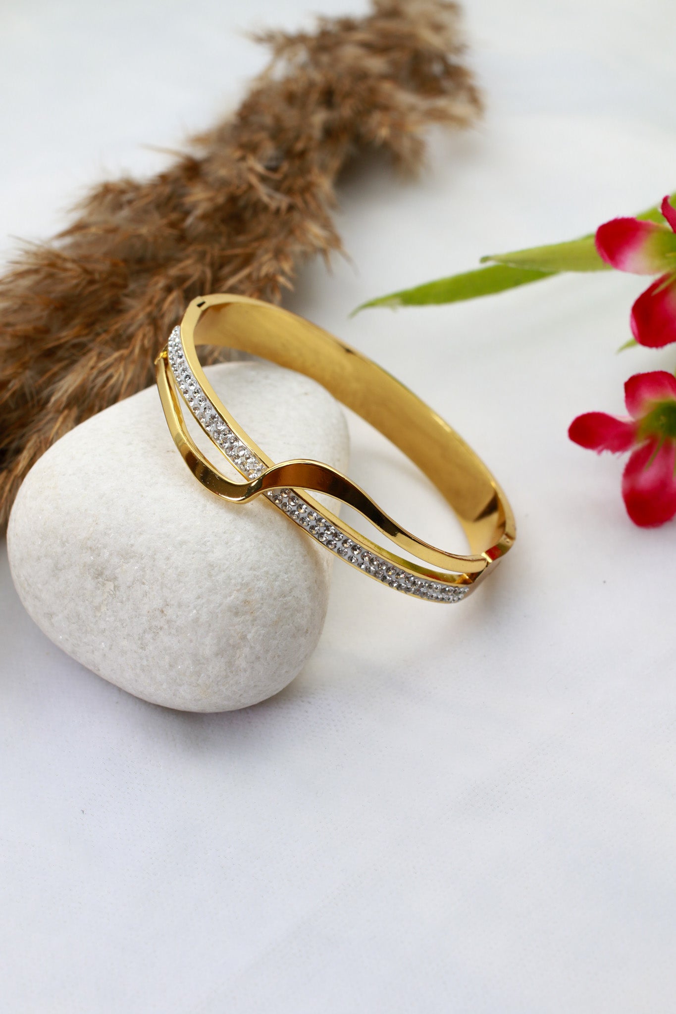 Anti-Tarnish Stainless Steel Bracelet — Gold Wave Crystal Line Bangle