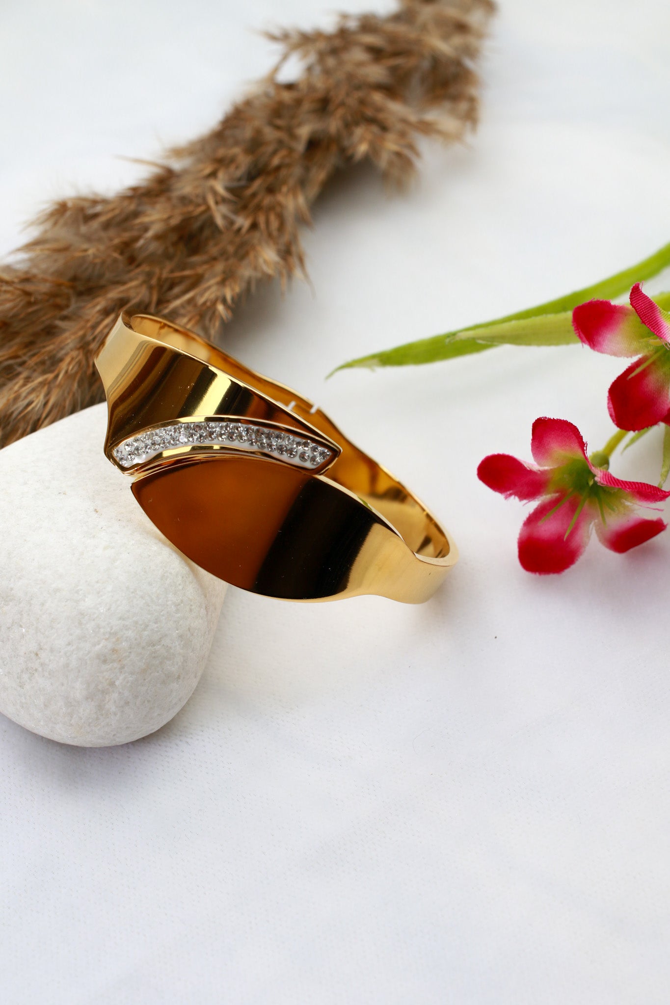 Anti-Tarnish Gold Folded Leaf Stainless Steel Bracelet