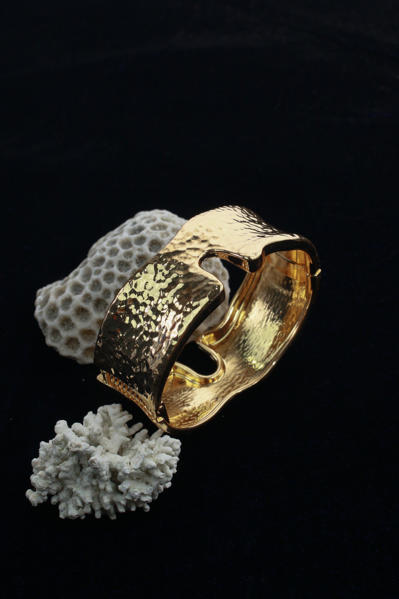 Anti-Tarnish Gold Hammered Sculptural Cuff Bracelet – Bold Textured Design