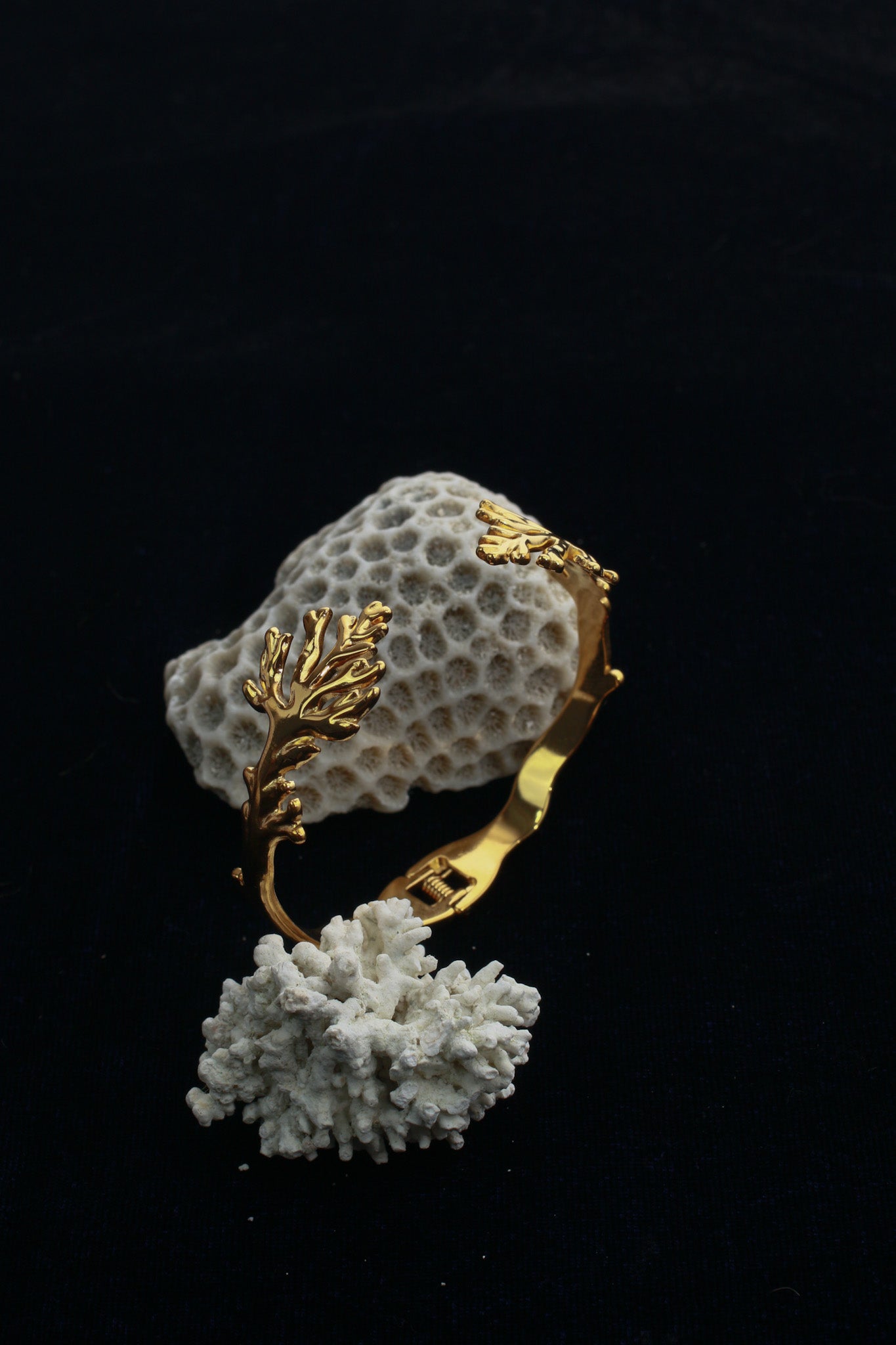 Anti-Tarnish Gold Coral Branch Cuff Bracelet – Stainless Steel Organic Design