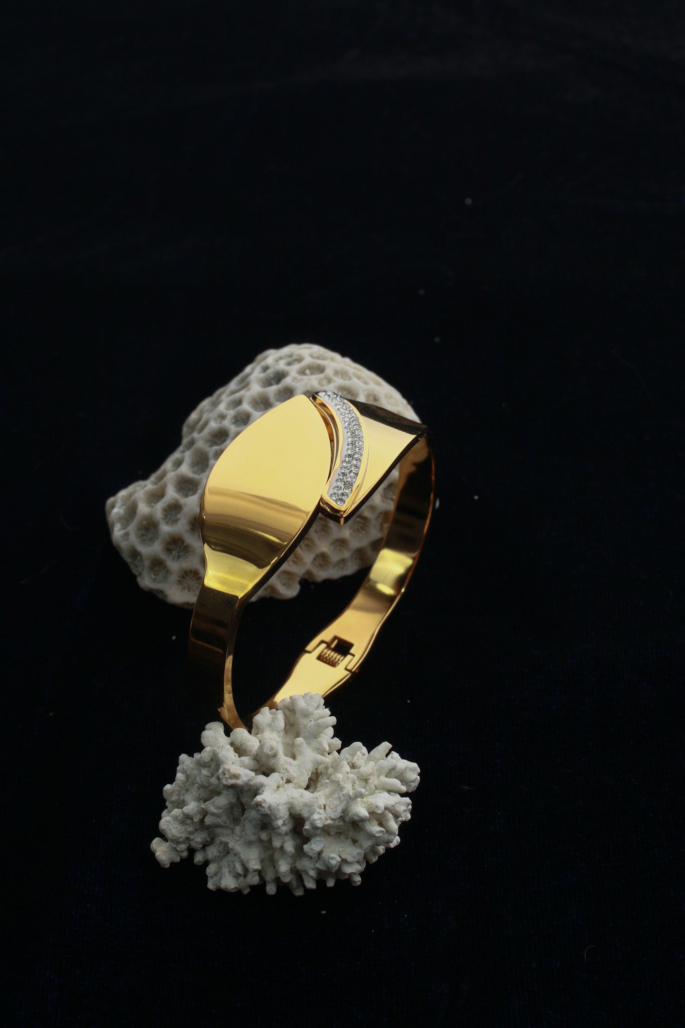 Anti-Tarnish Gold Folded Leaf Stainless Steel Bracelet