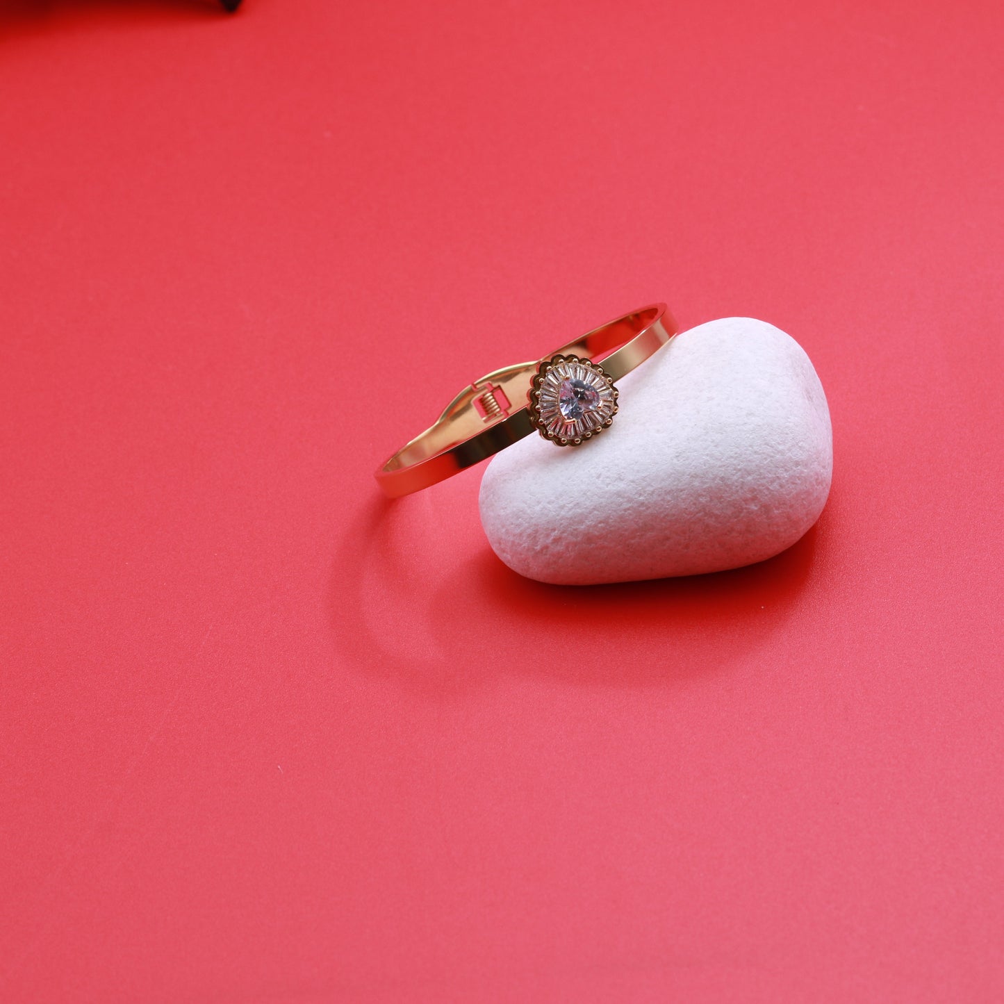 Heartstone Gold Bangle Bracelet