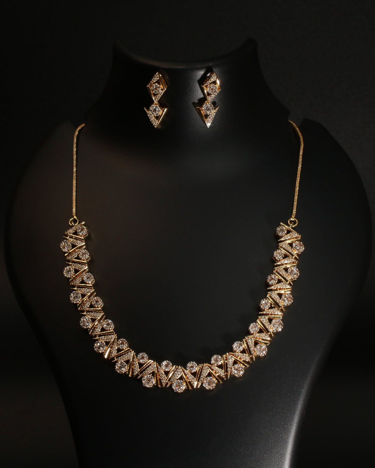 Golden Zigzag Floral AD Necklace Set