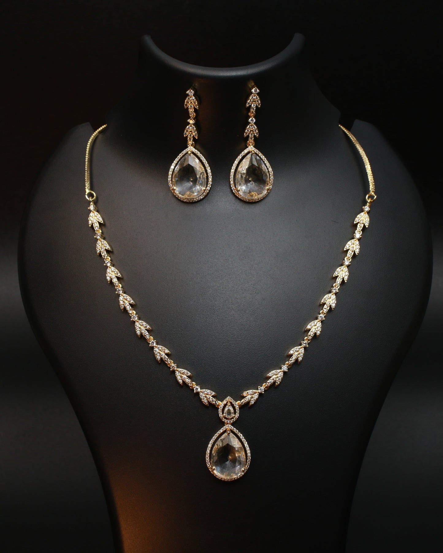 Teardrop Elegance Clear Stone Set