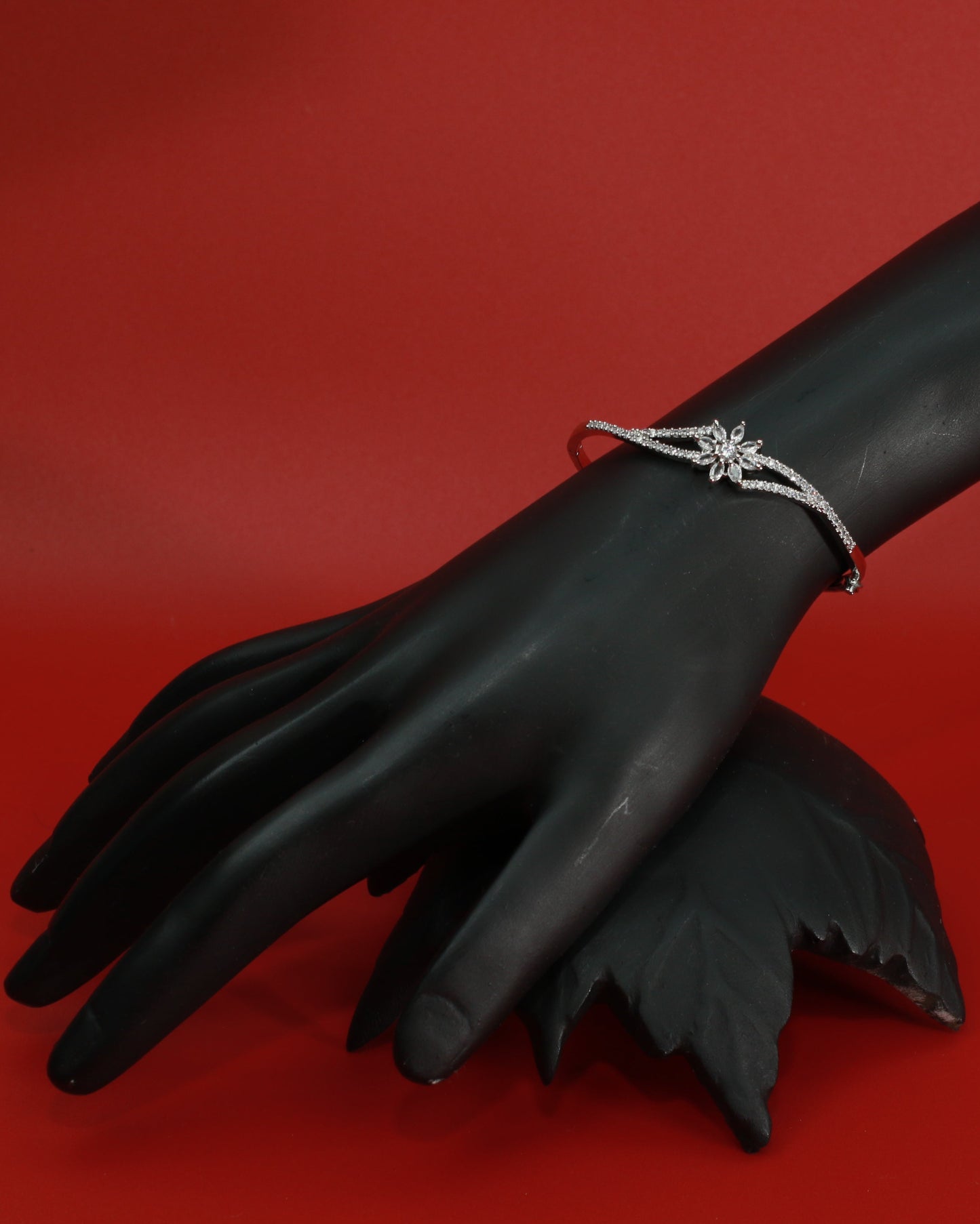 Minimal Starburst Diamond Bracelet