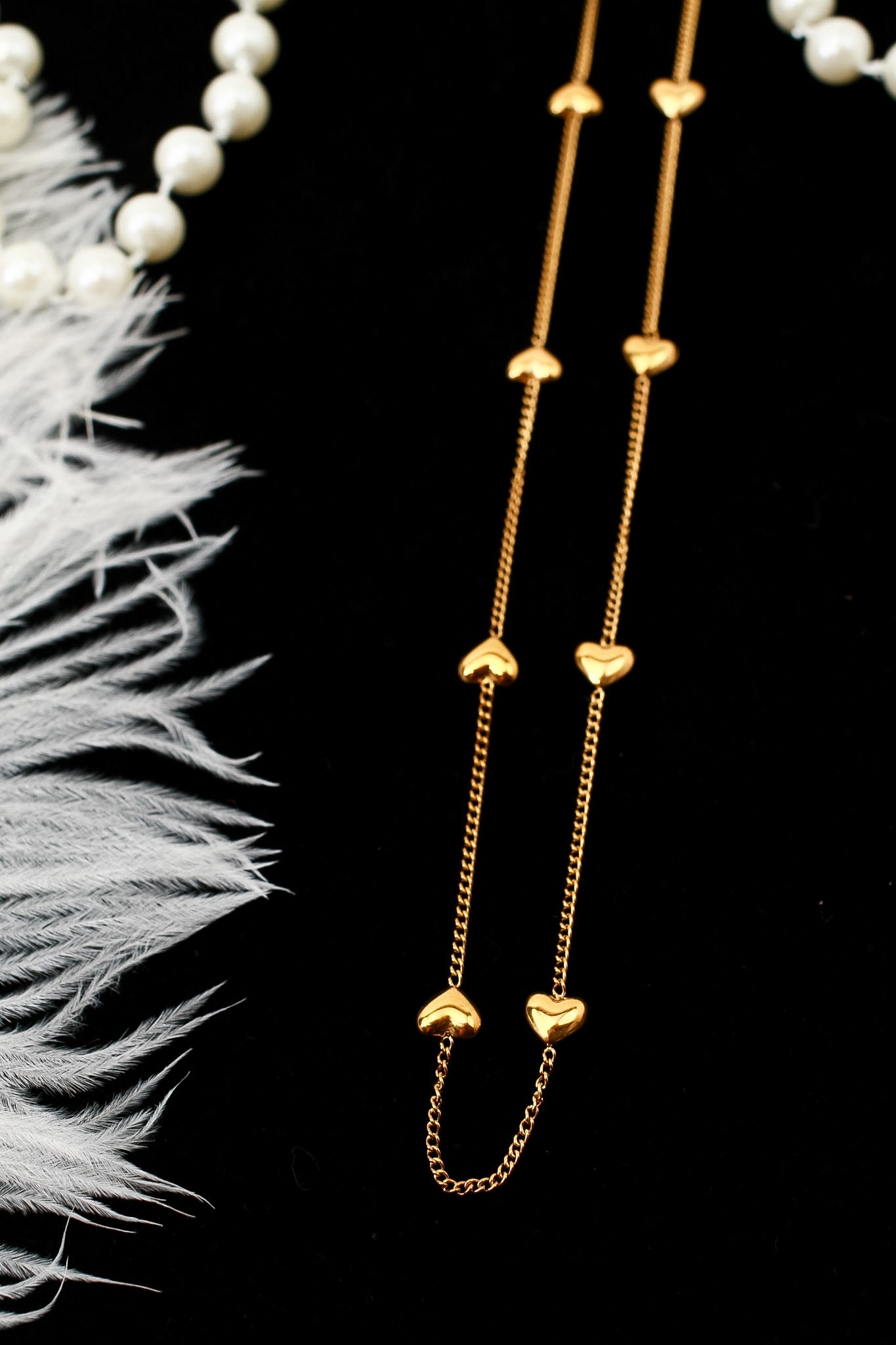 Heart station chain necklace, gold plated titanium steel – full length view