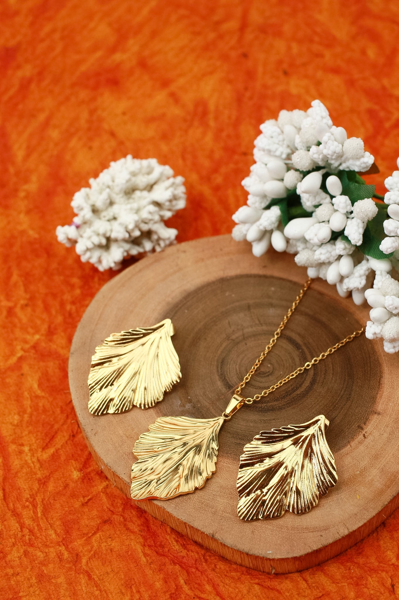 Gold leaf pendant necklace and matching stud earrings set, 18K gold plated – full length view