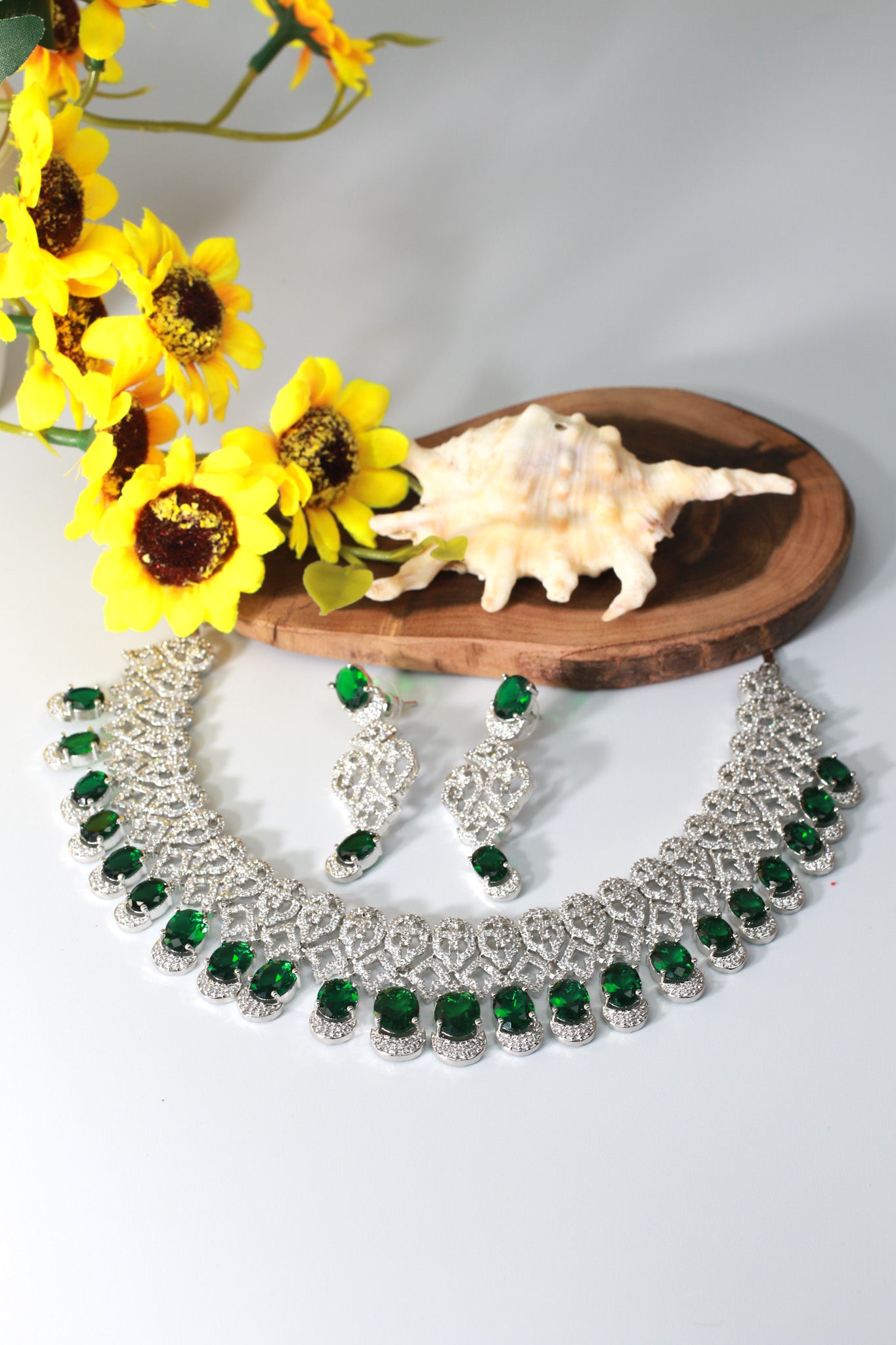 Classic Emerald Drop Bridal Necklace Set