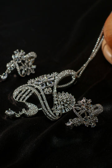 Abstract Blooming Swan Necklace Set