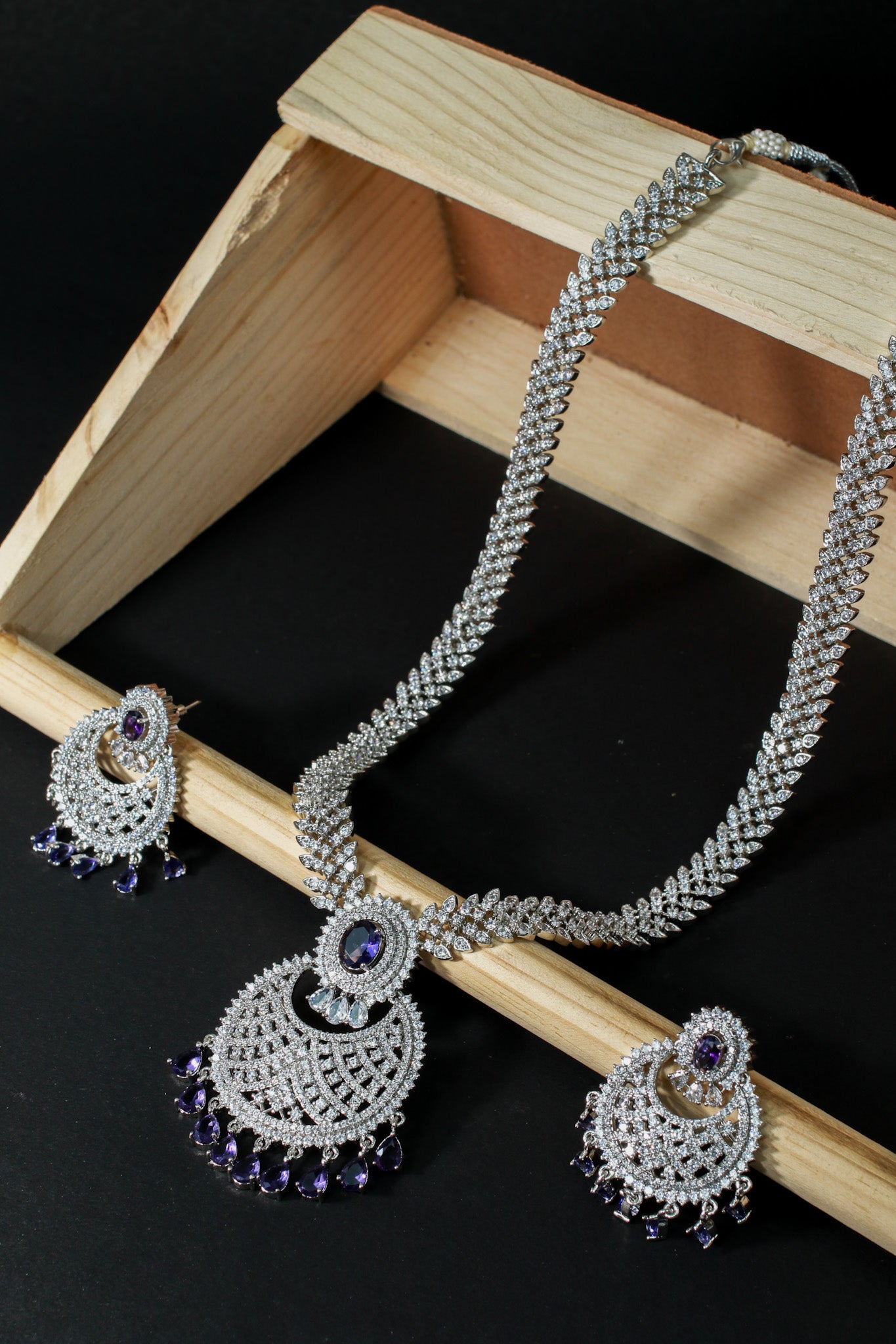Sapphire Moon Fan AD Necklace Set
