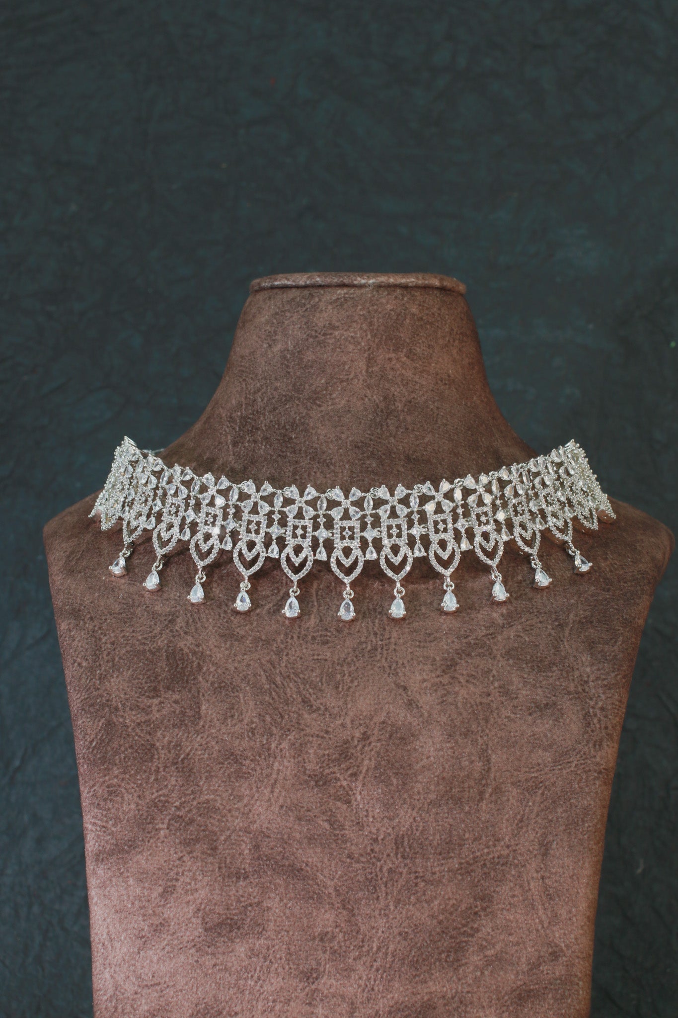 Silver-Plated Stone Choker Set with Drop Earrings