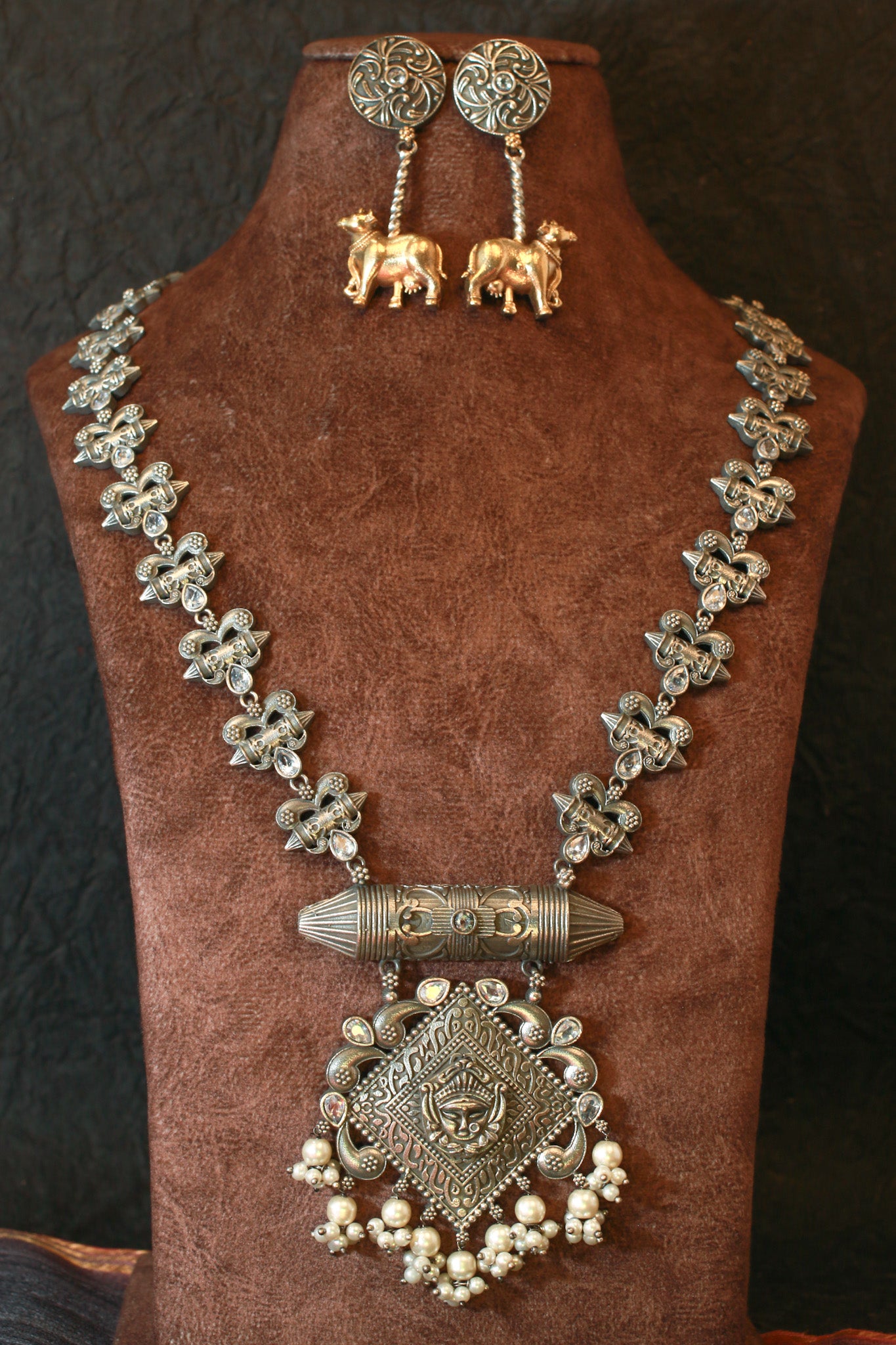 Traditional Silver Replica Pendant Necklace Set with Earrings for Women