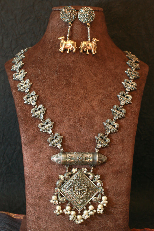 Traditional Silver Replica Pendant Necklace Set with Earrings for Women