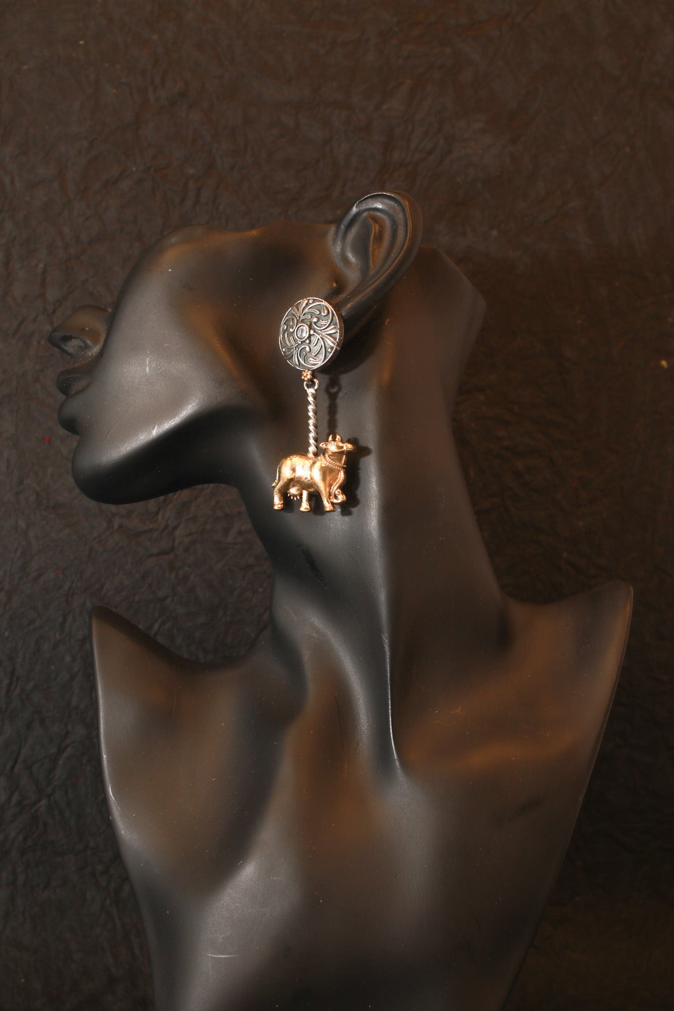 Traditional Silver Replica Pendant Necklace Set with Earrings for Women