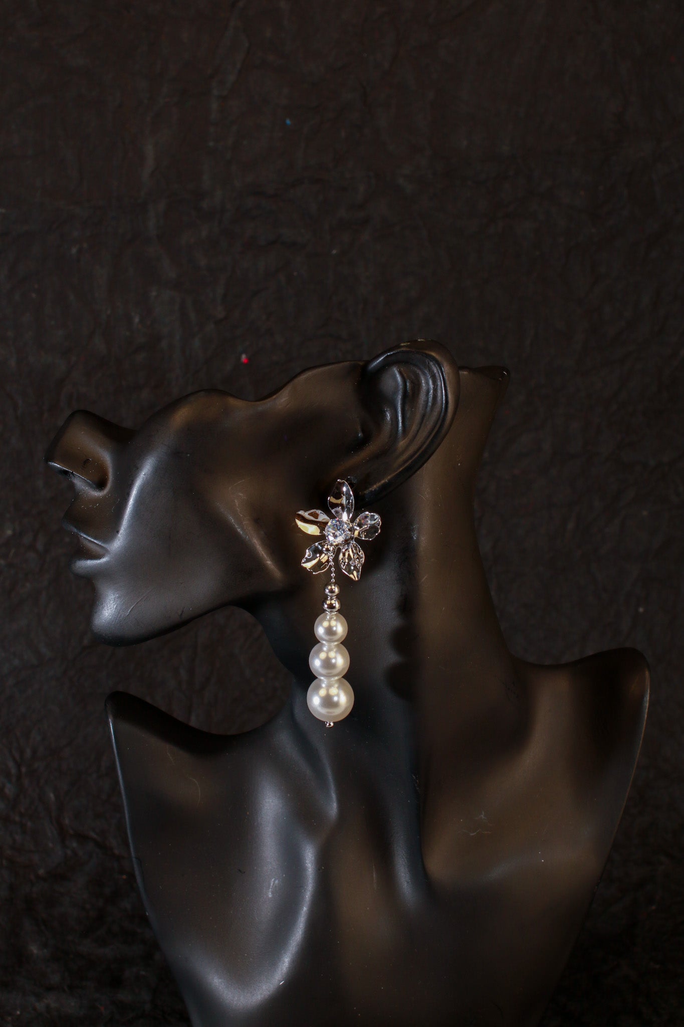 Silver Crystal Flower & Pearl Dangle Earrings – Elegant Anti-Tarnish Wedding Jewelry