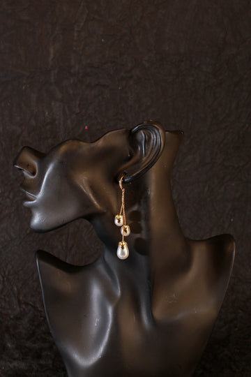 Pearl Cluster Dangling Earrings – Luxe Anti-Tarnish Finish