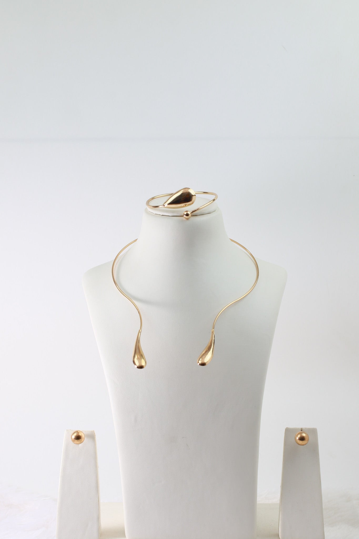 Anti‑Tarnish Gold Teardrop Open Collar Necklace & Bracelet Set – Premium Minimal Statement Jewellery - Maxiblink
