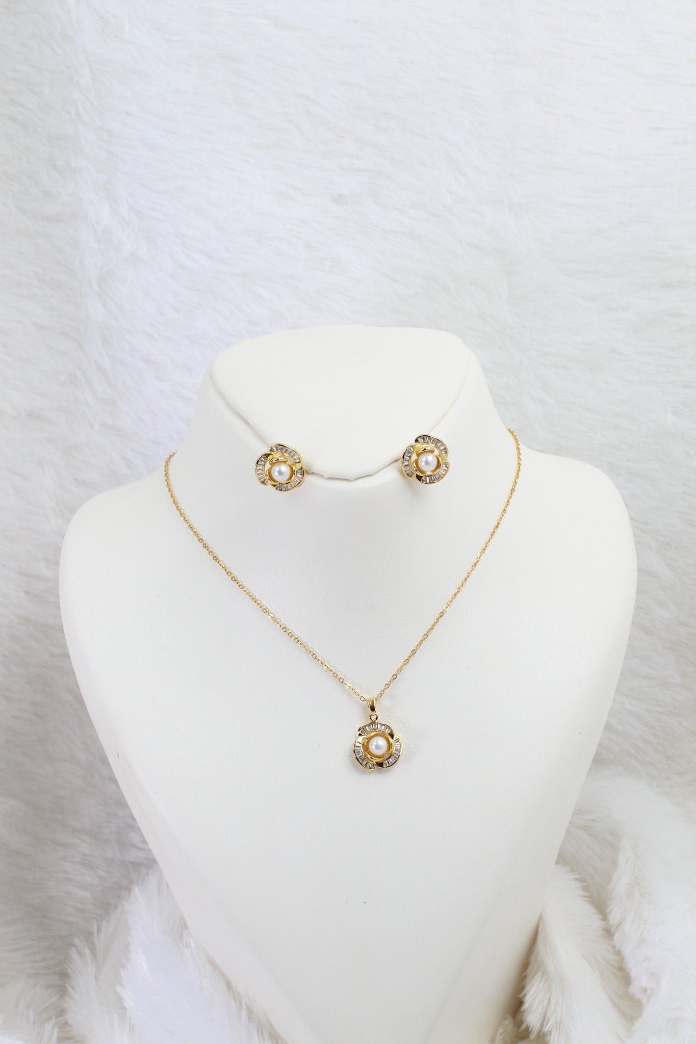 Classic Pearl Halo Pendant Set - Gold Plated with Crystals | Elegant Anti Tarnish Jewelry - Maxiblink