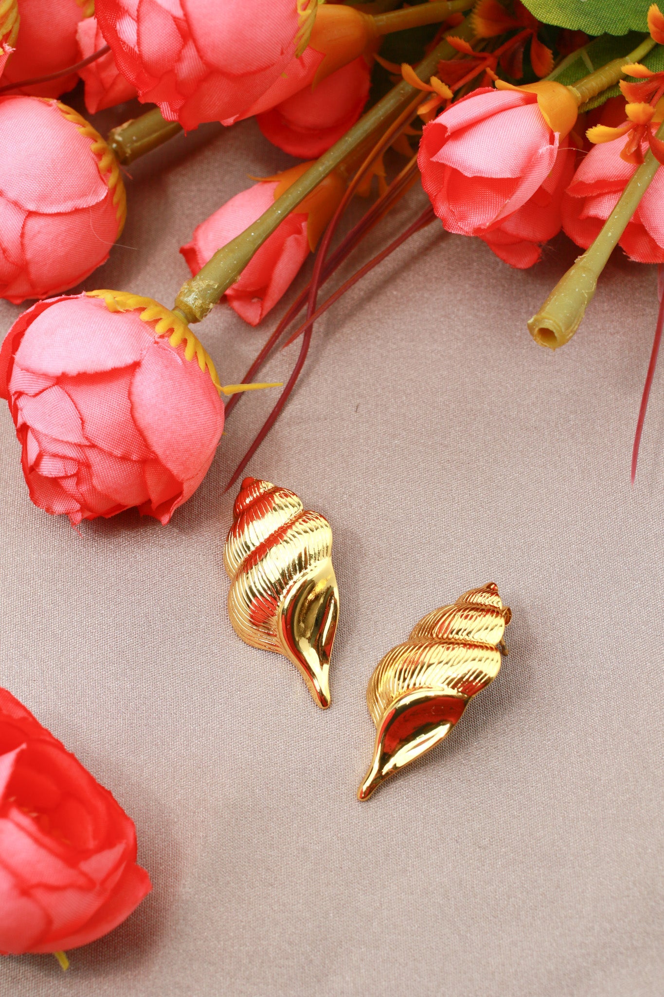 Conch Shell Stud Earrings – 18K Gold Plated - Maxiblink