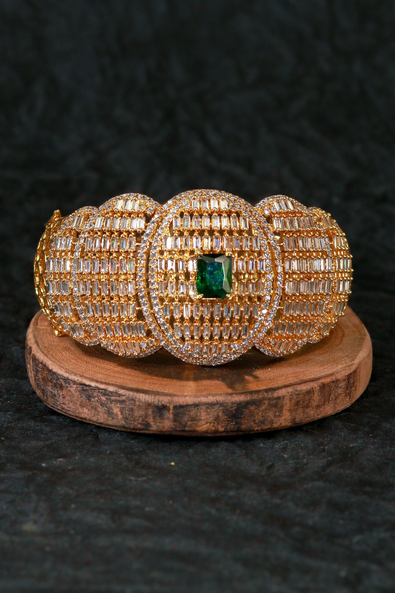 Emerald - Center Gold Bangle with Pave Detailing - Maxiblink