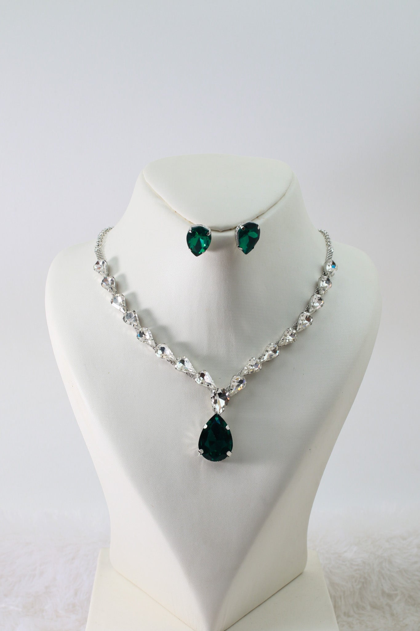 Green Teardrop Korean Glass Stone Necklace Set | Luxury Crystal Jewellery - Maxiblink