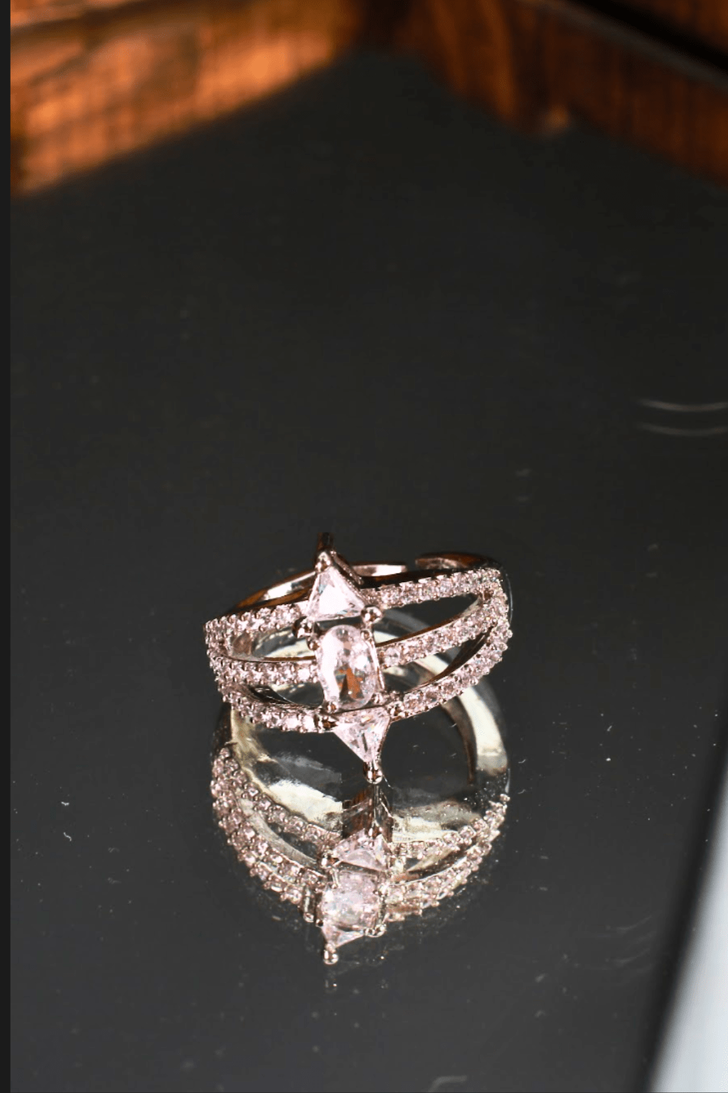 Minimalist Trinity Finger Ring - Maxiblink