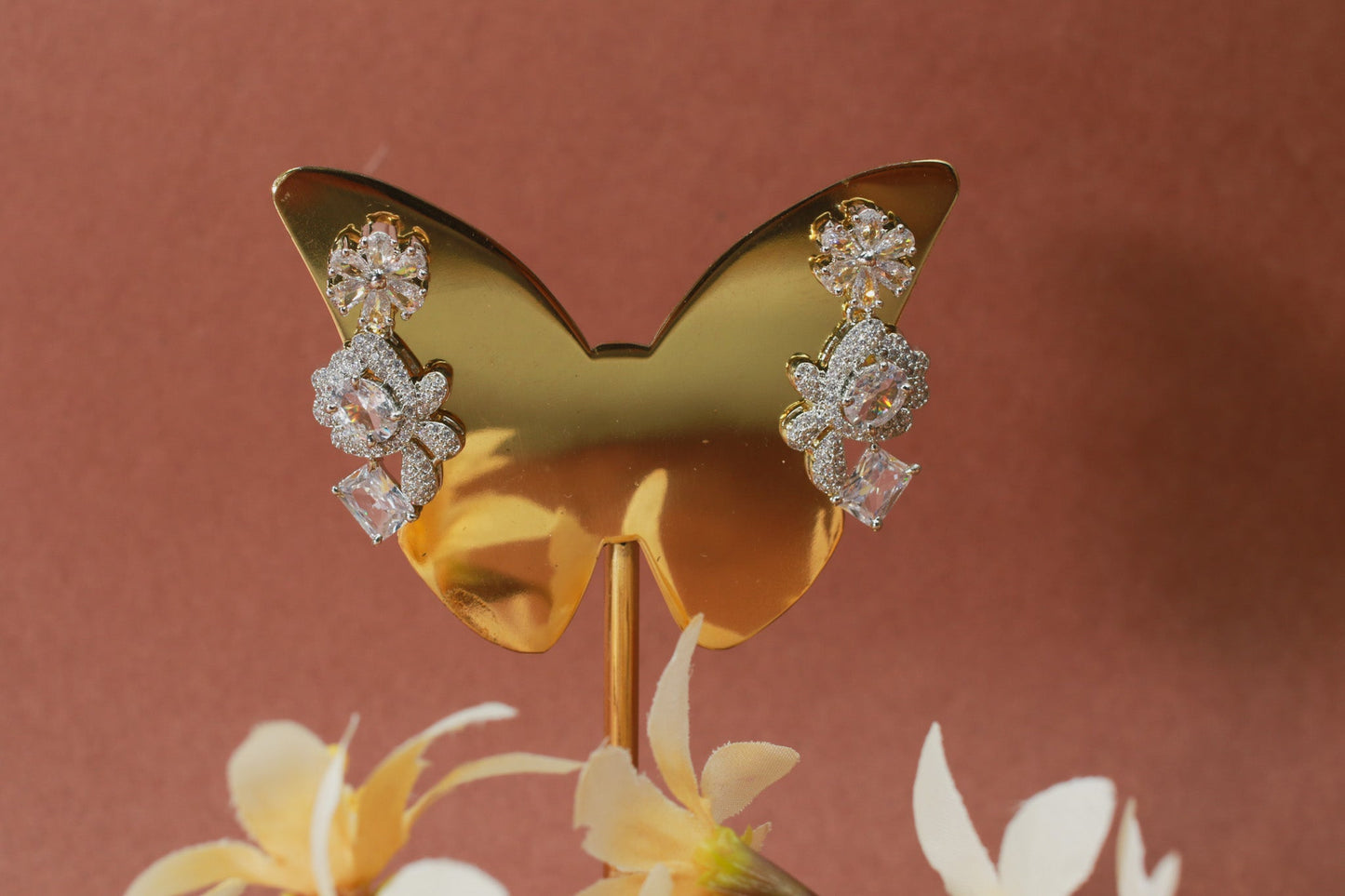 Princess Cut White Floral Necklace Set - Maxiblink